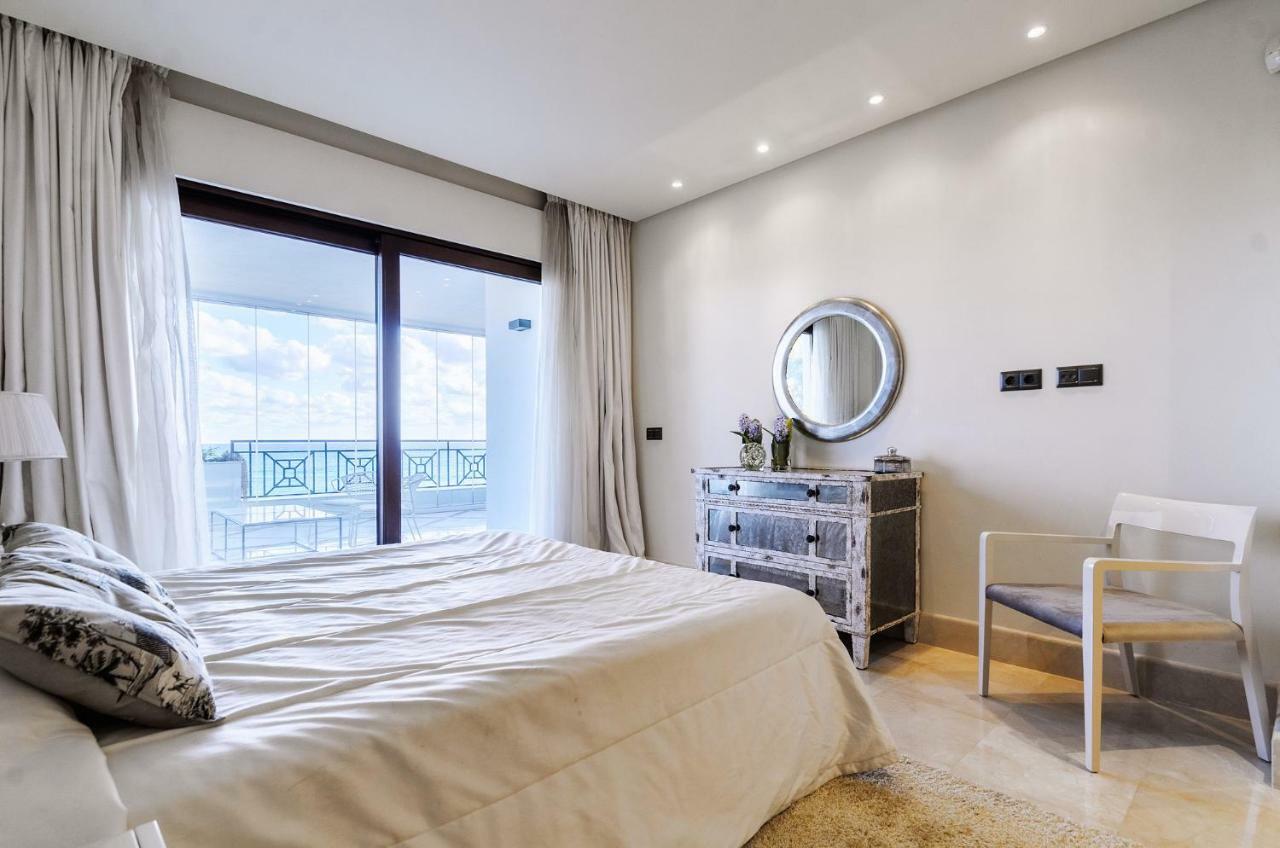 Luxury Apartment Frontal Beach In Doncella Beach Эстепона Экстерьер фото